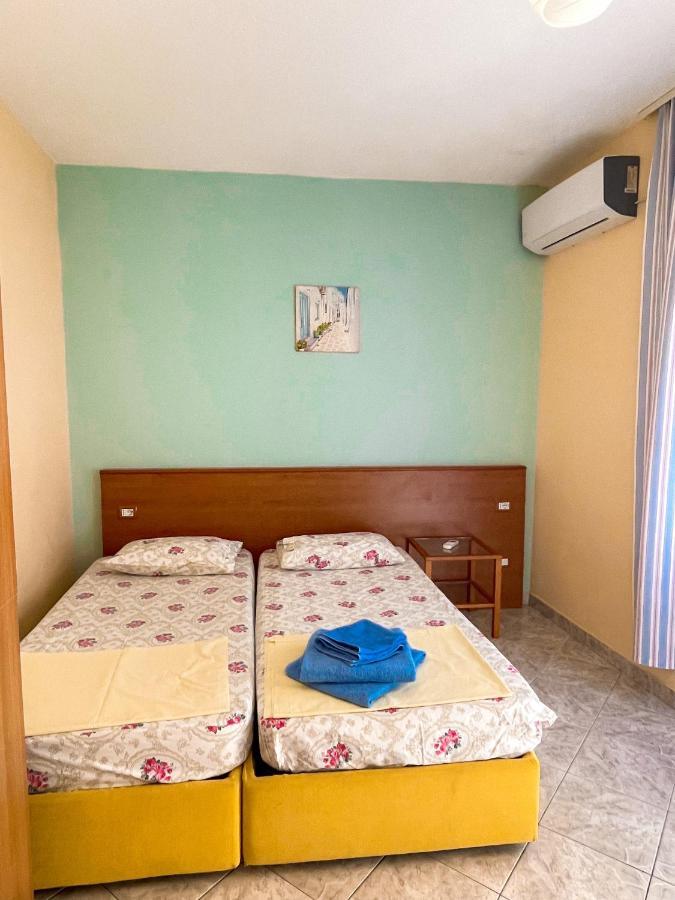 Hostel Andrey Saranda Extérieur photo