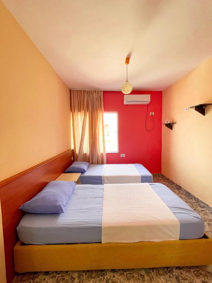 Hostel Andrey Saranda Extérieur photo