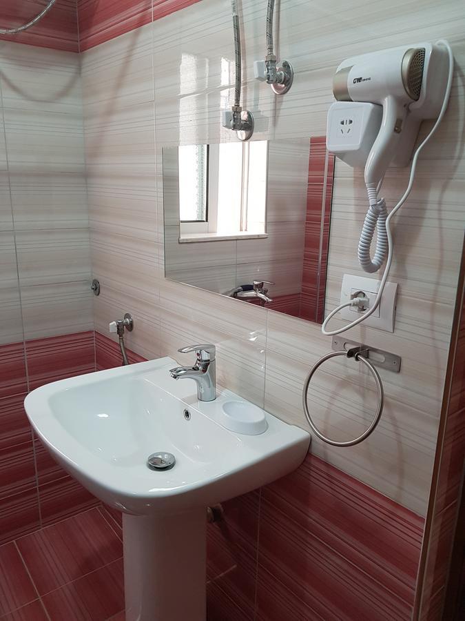 Hostel Andrey Saranda Extérieur photo