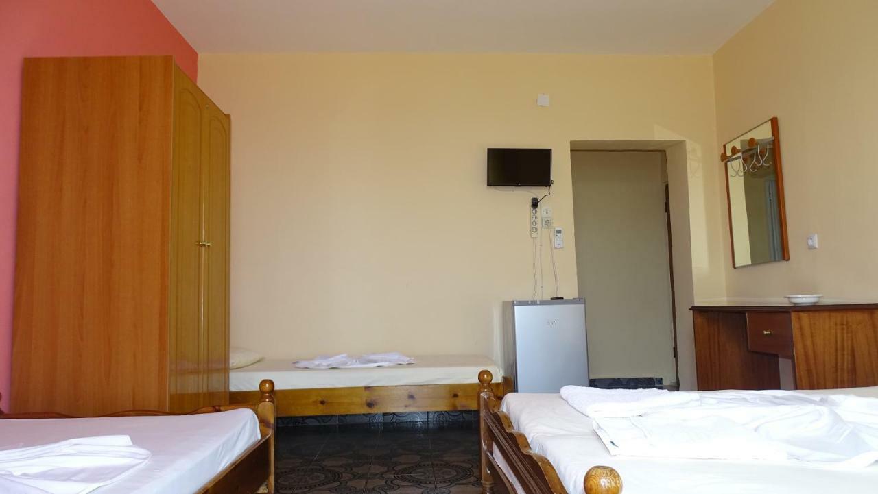 Hostel Andrey Saranda Extérieur photo