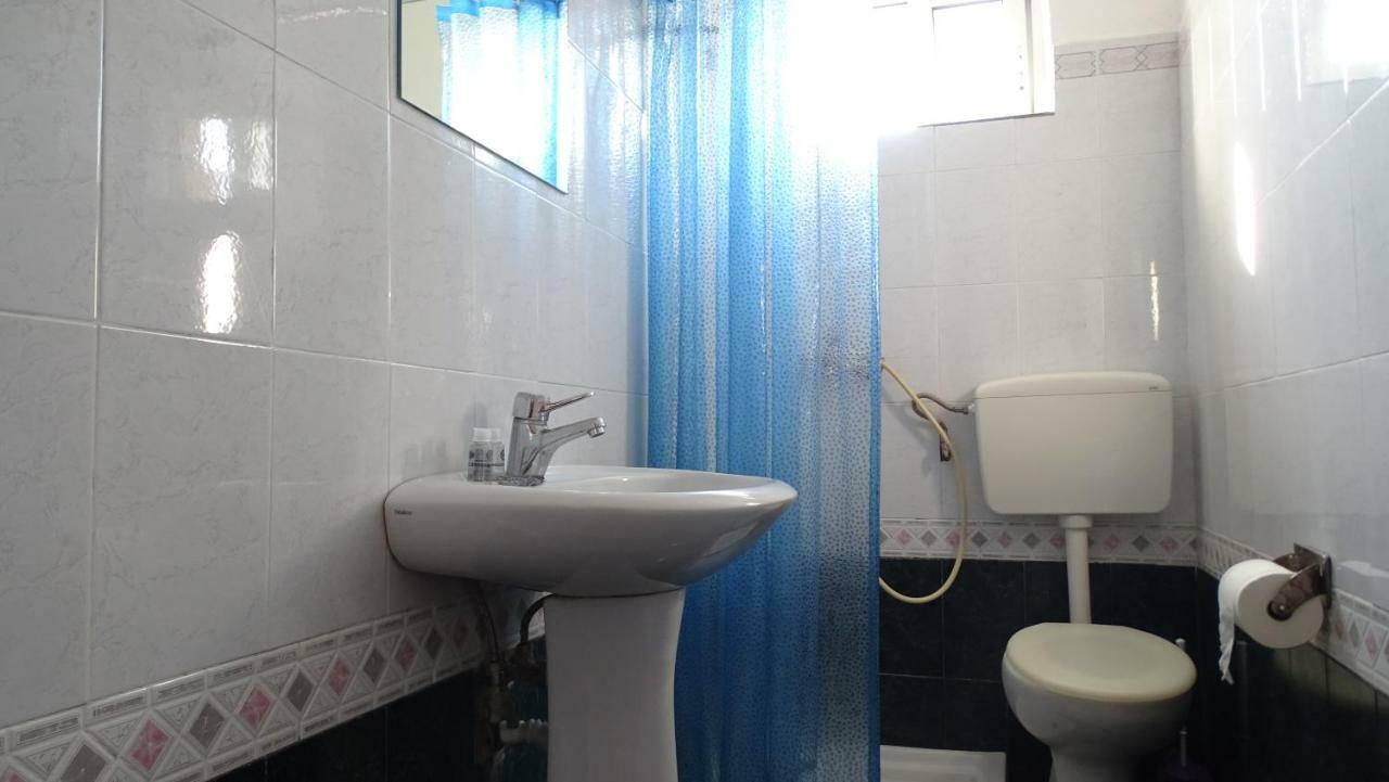Hostel Andrey Saranda Extérieur photo